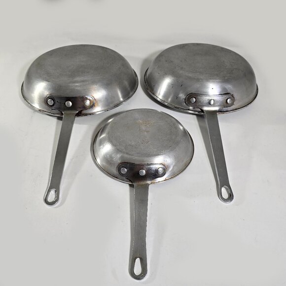 Eagleware 3 Professional Saute Chef Pans Silicone Handles Skillets 2- 10" 1-7.5" - Picture 2 of 9